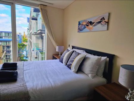 3 Bed Flat, Hawker Building, SW11 - Photo 3