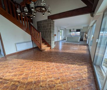 Location Maison 5 pièces 121m² - Photo 2