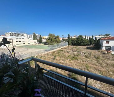 Piso de alquiler en Carrer de Cabanes, Centro - Photo 1