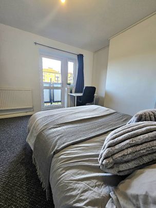 Room in a Shared Flat, Hadleigh House, E1 - Photo 1