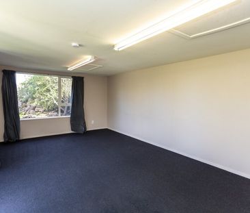 Freshly renovated 4 Bedroom 2 Bathroom property - Photo 6