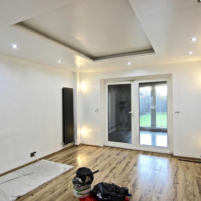 4 bedroom terraced house to rent - Photo 1
