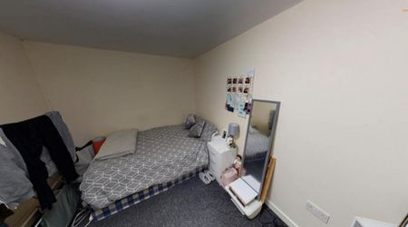 4 bedroom flat to rent - Photo 4