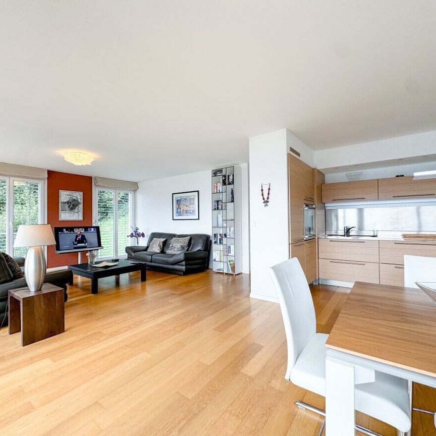 MEUBLÉ - SPECTACULAIRE 5.5 PIÈCES DE STANDING AVEC VUE SUR LE LAC - Photo 1