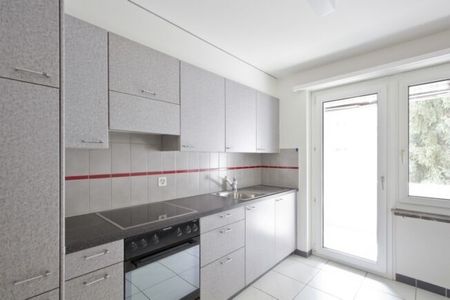 Appartement chaleureux de 3.0 pièces avec laveuse-sécheuse privée - Photo 3