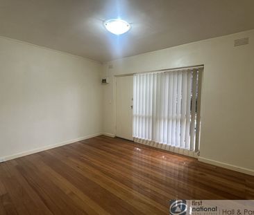 Ground floor for convenience - Photo 1