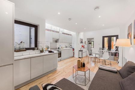 2 bedroom flat to rent - Photo 2