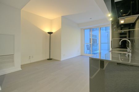 For Lease - 70 Temperance Street Unit# 812, Toronto, Ontario - Photo 3