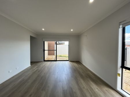 BRAND NEW FOUR BEDROOM HOME ! - Photo 2