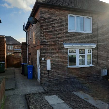 West Crescent, Peterlee, County Durham, SR8 3HQ - Photo 4