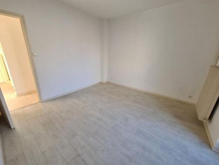 Location Appartement 2 pièces 45m² LE CREUSOT 71200 - Photo 2