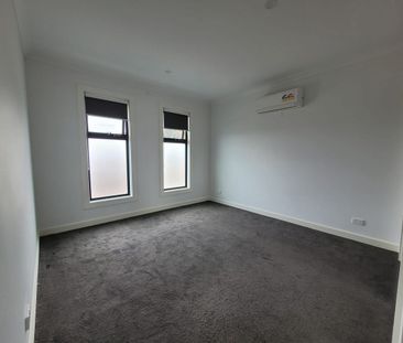 Well Maintained, Low Maintenance Townhouse! - Photo 2