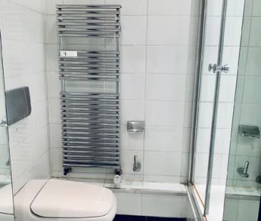 Stilvolle 2-Zimmer-Wohnung mit 2 Balkonen und Doppelstellplatz in B... - Photo 5