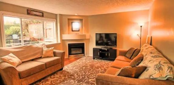 Beautiful Sooke Full Home Available NOW ! - Photo 2