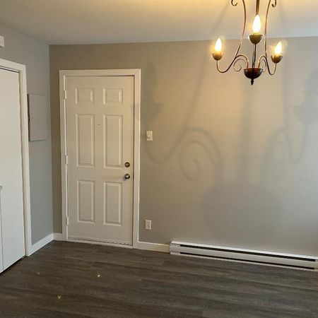 Logement 4 1/2 Fraîchement remis à neuf à louer. - Photo 4