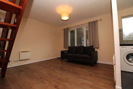 1 bedroom semi-detached house to rent - Photo 2