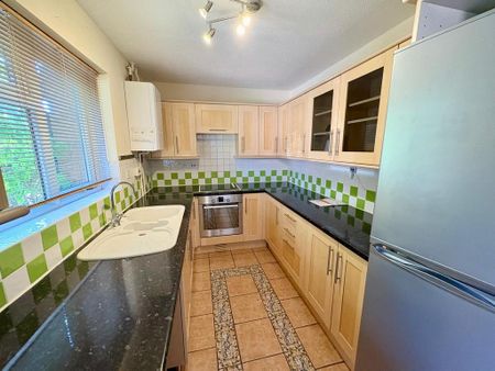 3 bedroom semi-detached house to rent - Photo 5