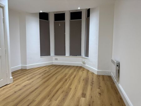 Studio Flat, Stapleton Road, BS5 - Photo 2