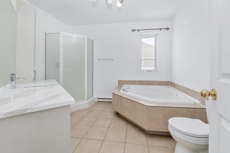 Appartement à louer - Saint-Eustache (Nord Est) - Photo 4