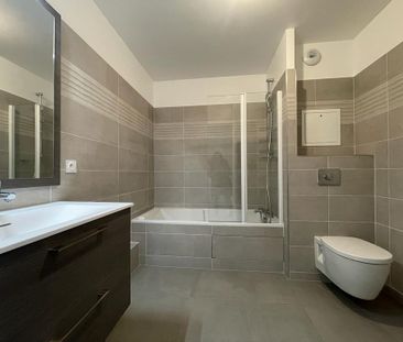 Location Appartement 2 pièces 38m² - Photo 5