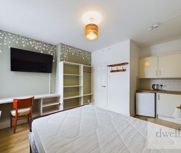 1 bedroom in a house share to rent - Photo 4