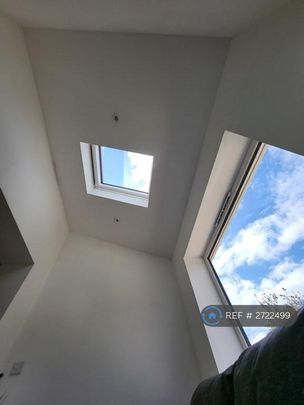 2 bedroom end of terrace house to rent - Photo 1