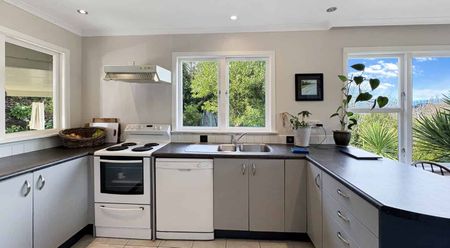 SAINT JOHNS HILL - 3 BEDROOMS - Photo 3
