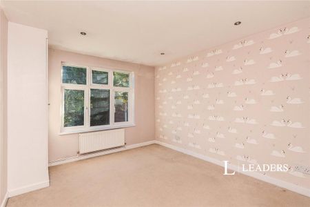 3 bedroom bungalow to rent - Photo 4