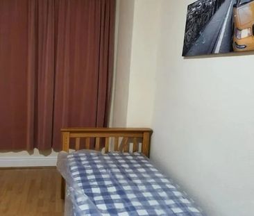 Room in a Shared House, Linden Road, LS11 - Photo 1