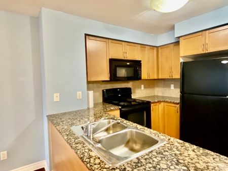 For Lease - 310 Burnhamthorpe Road Unit# 1807, Mississauga, Ontario - Photo 3