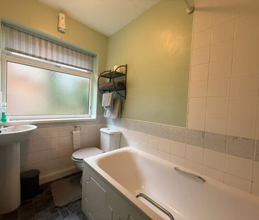 2 bedroom semi-detached house to rent - Photo 5