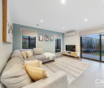 26 Simmental Drive, Clyde North - Photo 2