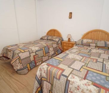 Amplio y Luminoso Piso Reformado con Vistas Panorámicas en Benidorm - Photo 6