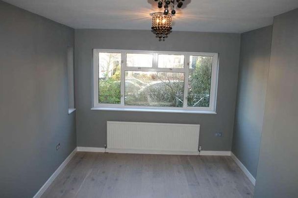 Refurbished And Interior Designed Double Bedroom Ground Floor Maisonette With Garden, NW10 - Photo 1