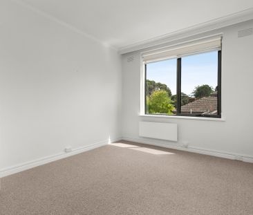 3/7 White Avenue, Kew East VIC 3102 - Apartment For Rent | Domain - Photo 5