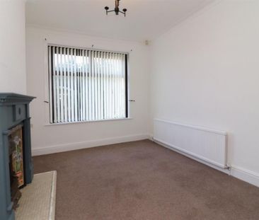 3 bedroom House To Let - Photo 2