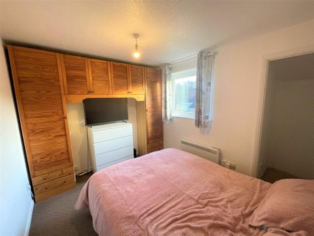 2 bedroom terraced house to rent - Photo 3