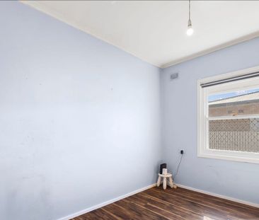 Fully Renovated House in Elizabeth Grove... - Photo 5