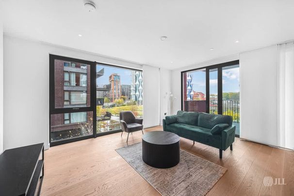 Embassy Gardens, London SW11 - Photo 1