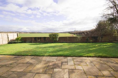 4 bedroom detached house to rent - Photo 4