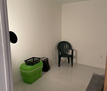 BACHELOR DANS TRIPLEX - Photo 2