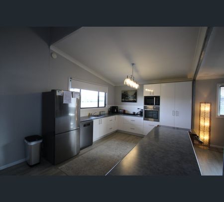 110 Rossi Drive, Orange, NSW 2800 - Photo 4
