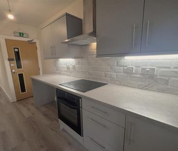 1 Bedroom Apartment To Let - Photo 3