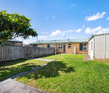 Neat, Comfortable & Conveniently Located - Photo 6