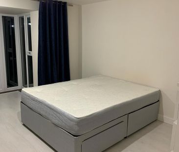 4 bedroom semi-detached house to rent - Photo 6