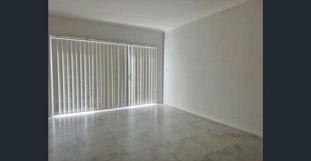 BRAND NEW 3 BEDROOM GRANNY FLAT - Photo 1