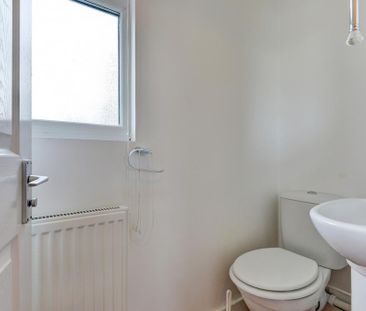 6 bedroom house to rent - Photo 3