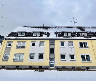 Einziehen und Wohlfühlen: Freundliche 3-Zimmer-Wohnung im Dachgeschoss - Foto 4