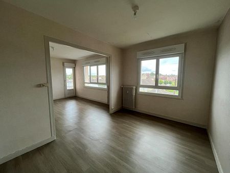 APPARTEMENT T3 BIS - A LOUER - Photo 2