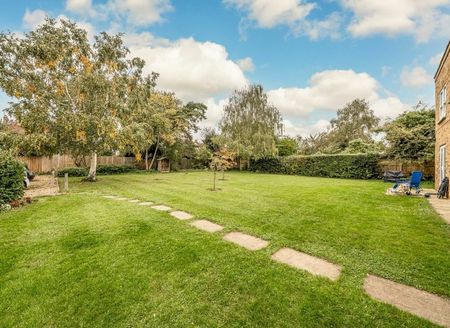 St. James's Road - Photo 5